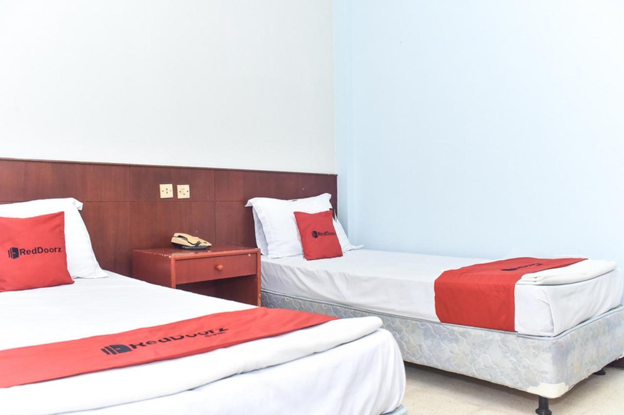 Hotel Reddoorz Near Kampung Warna Warni 2*